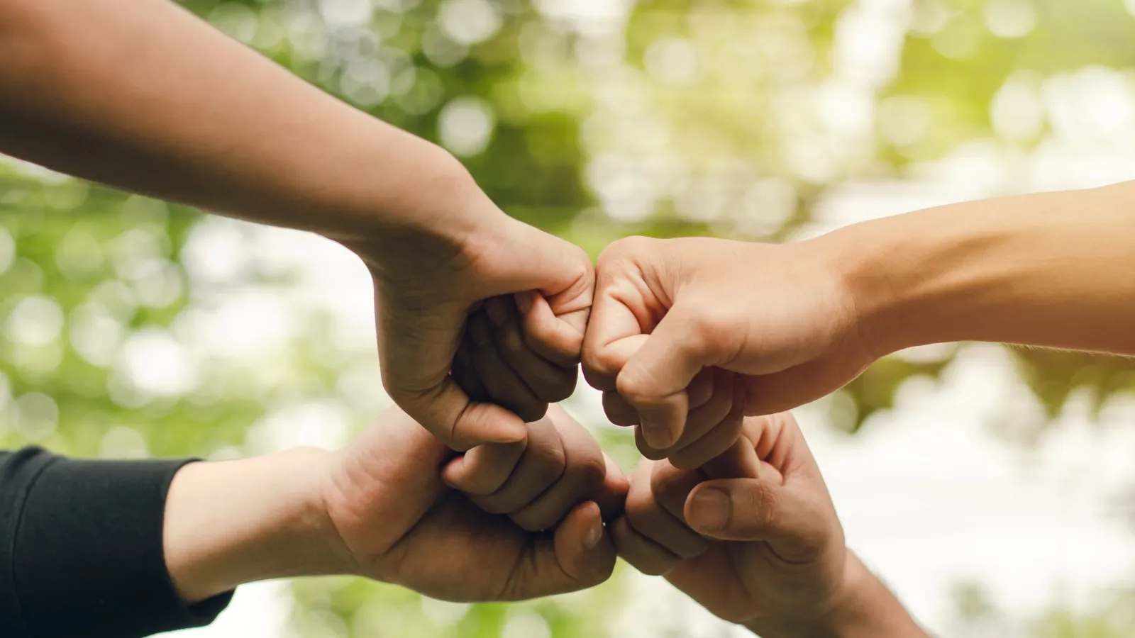 Zum Ehrentag am 23. Mai können auch Betriebe ihr freiwilliges Engagement sichtbar machen – besonders im Handwerk ist das Ehrenamt fest verankert.